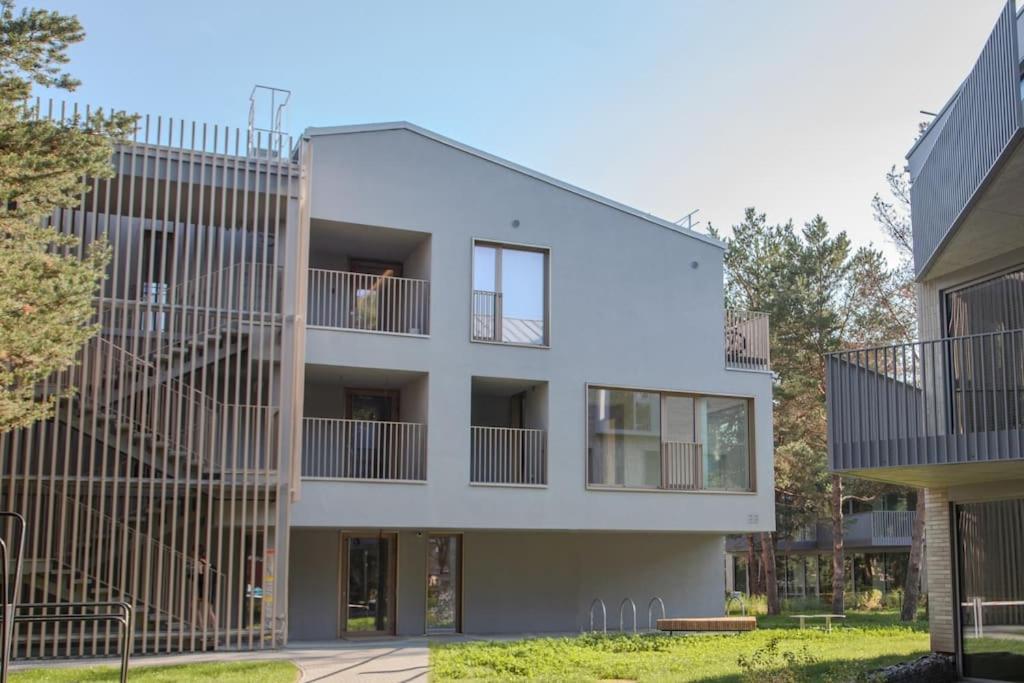 Luxury In Pinewood 3min Walk To Sea Apartment